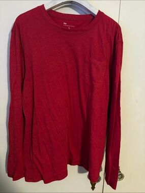 GAP Long-Sleeve Pocket Tee in Red
